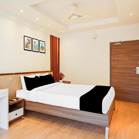 Super Townhouse Oak Kodambakkam Formerly Cine City Chennai Exteriör bild