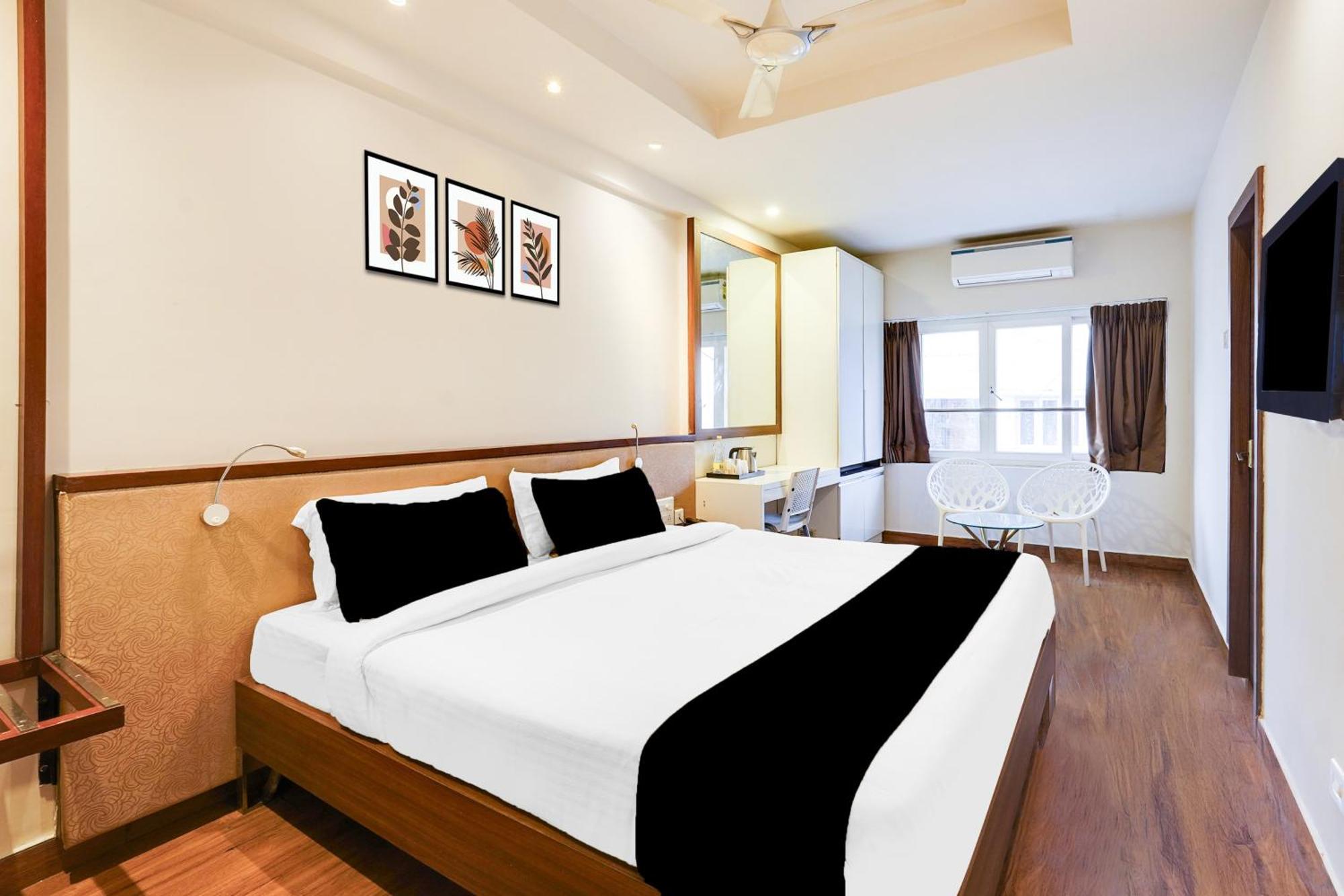 Super Townhouse Oak Kodambakkam Formerly Cine City Chennai Exteriör bild