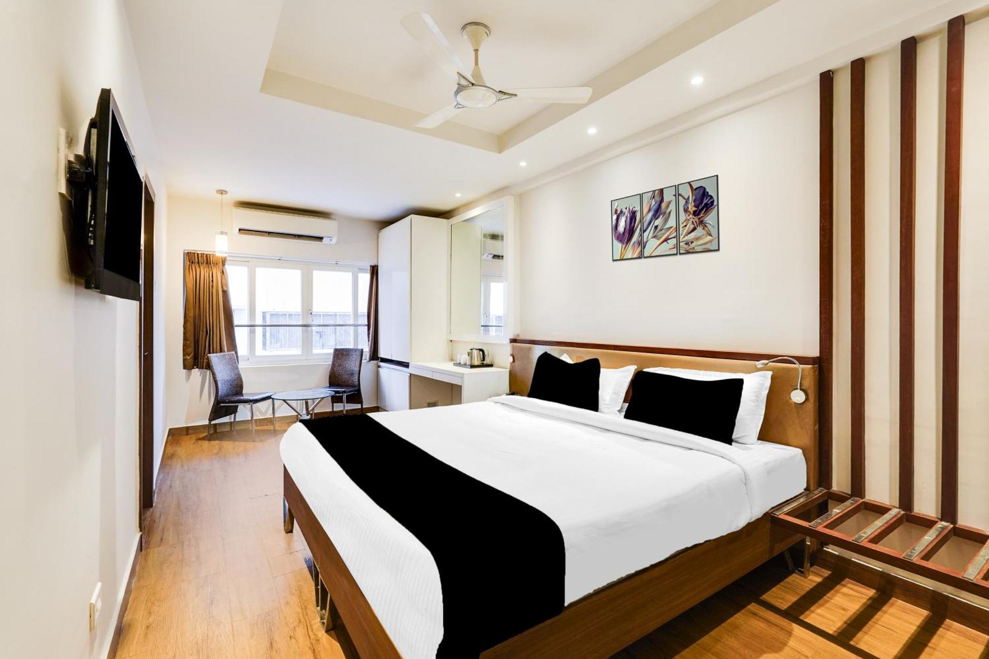 Super Townhouse Oak Kodambakkam Formerly Cine City Chennai Exteriör bild