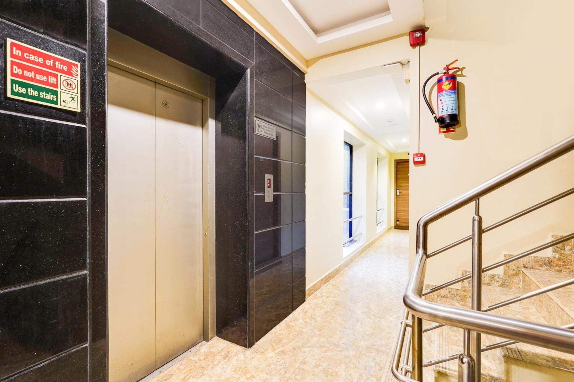 Super Townhouse Oak Kodambakkam Formerly Cine City Chennai Exteriör bild