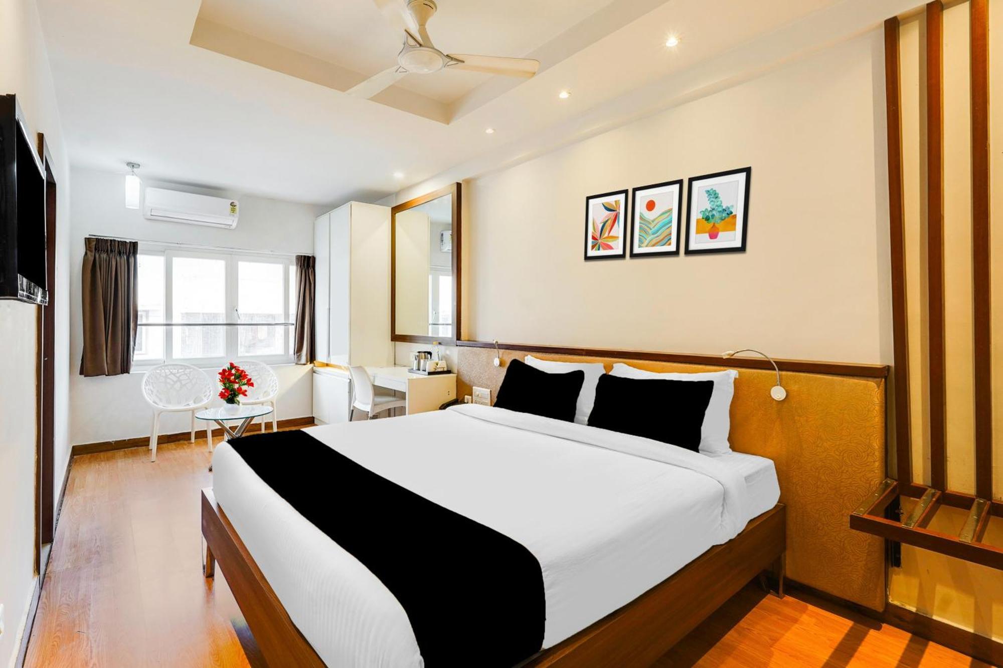 Super Townhouse Oak Kodambakkam Formerly Cine City Chennai Exteriör bild