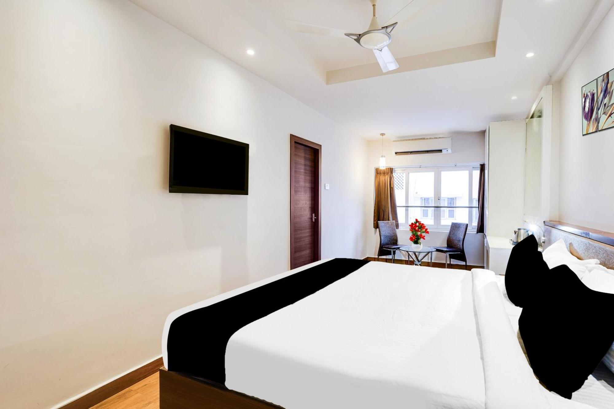 Super Townhouse Oak Kodambakkam Formerly Cine City Chennai Exteriör bild
